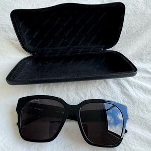 Balenciaga logo print square frame Sunglasses black